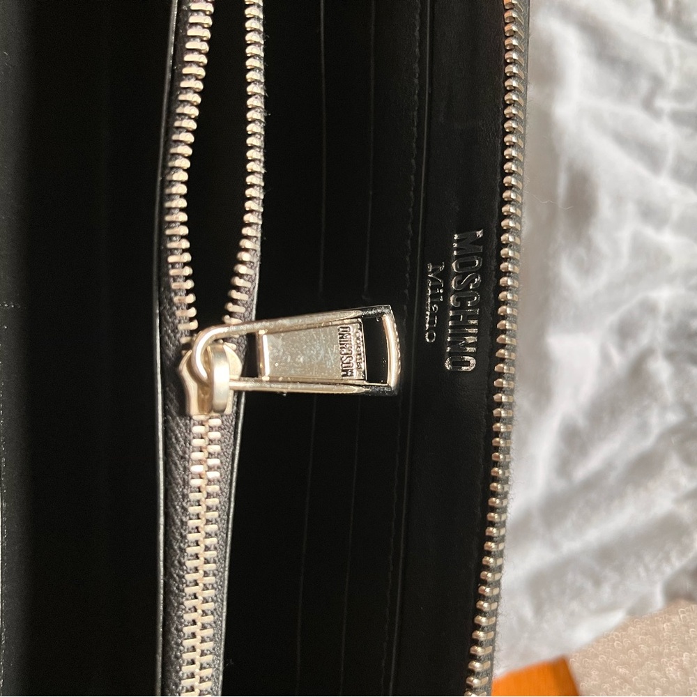 MOSCHINO black calf leather zipped wallet that could double as a clutch - Picture 9 of 11